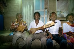 Archipel-des-Comores;-Chant;-France;-Gabusi;-Instrument;-Kaleidos;-Kaleidos-images;-La-parole-à-limage;-Laurent-Abad;-Mayotte;-Musiciens;-Musique;-Océan-Indien;-Soirée;-Stories-Pictures;-Tradition